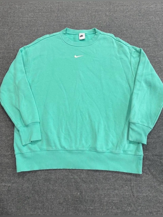 Nike Other - Nike green crewneck sweatshirt in a L